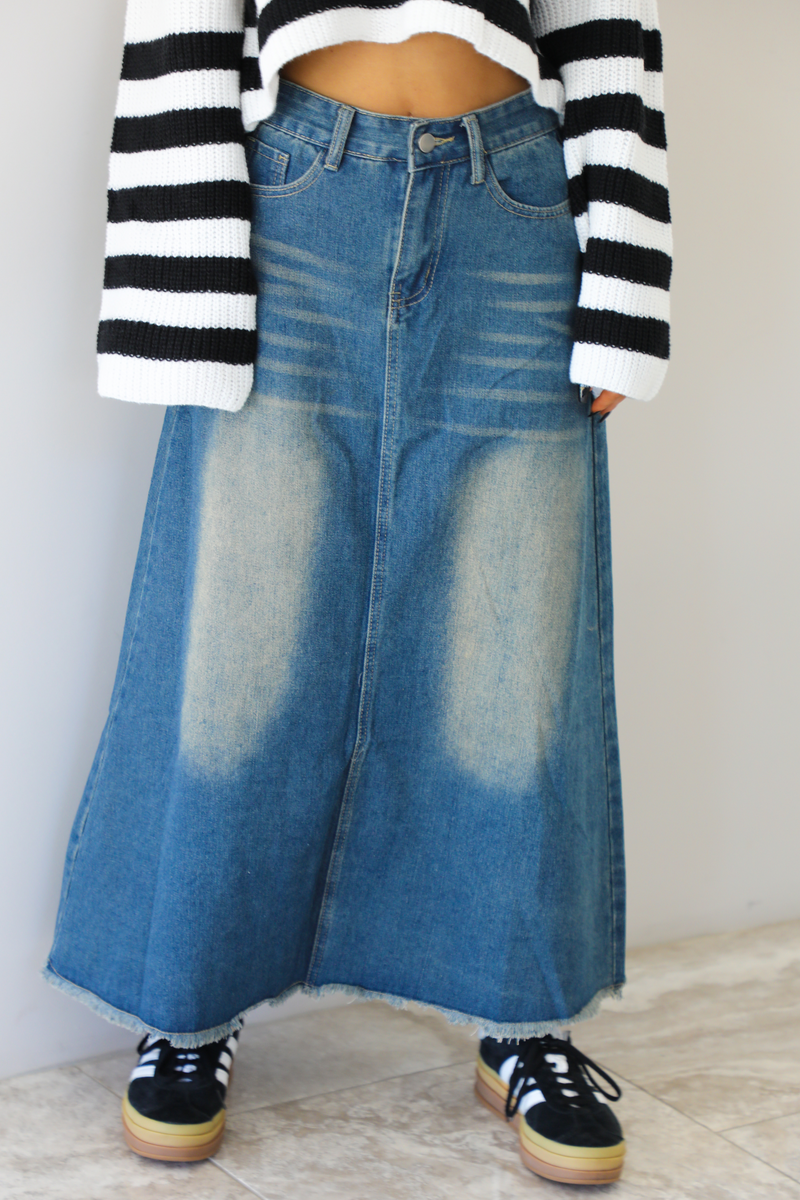 Contemporary Chic Maxi Skirt: Denim