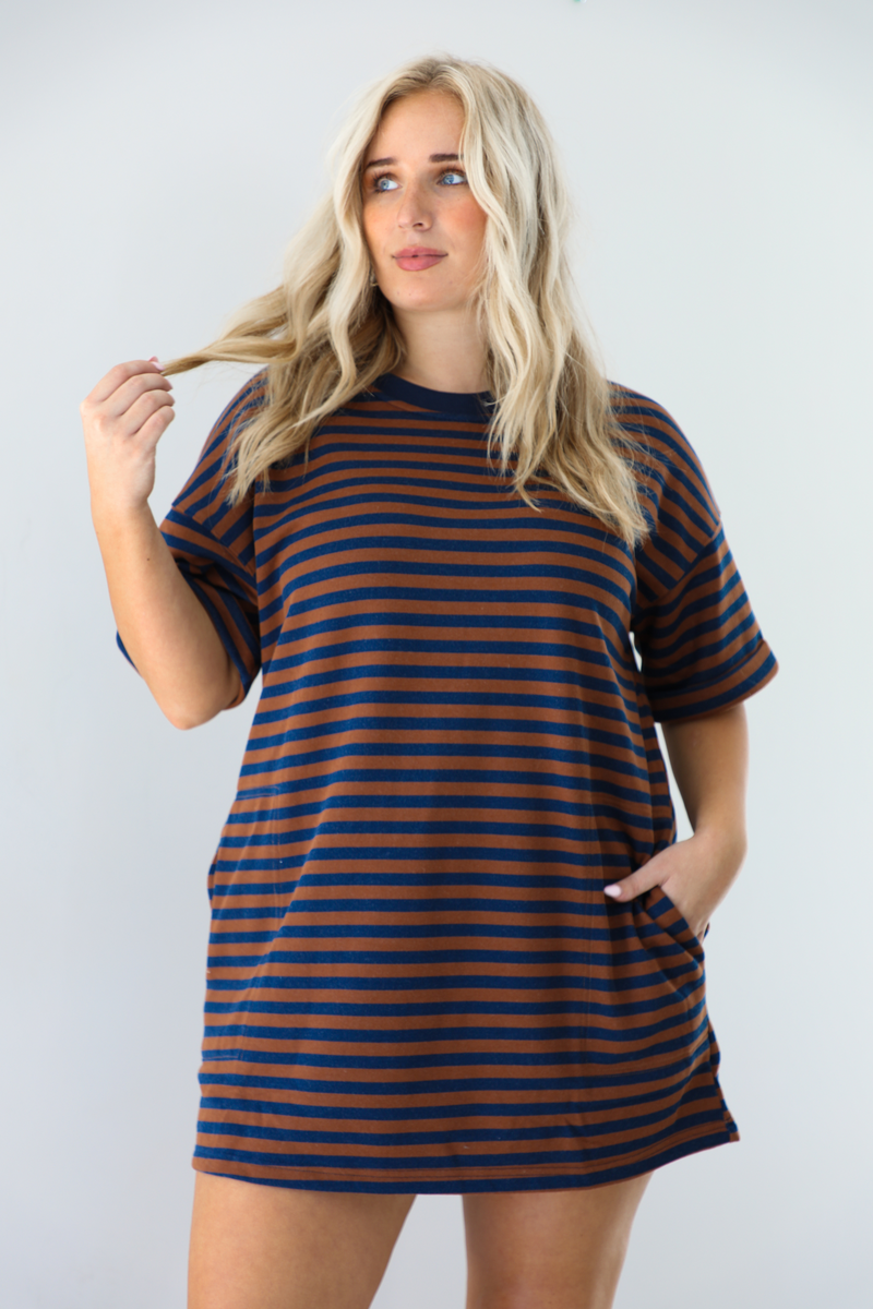 Easy Does It Tunic: Brick/Navy