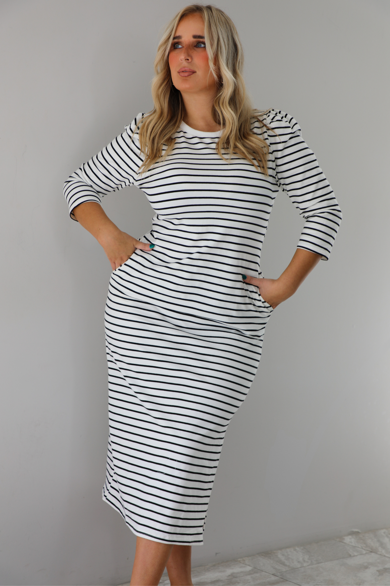 Simple Striped Midi Dress: White/Black