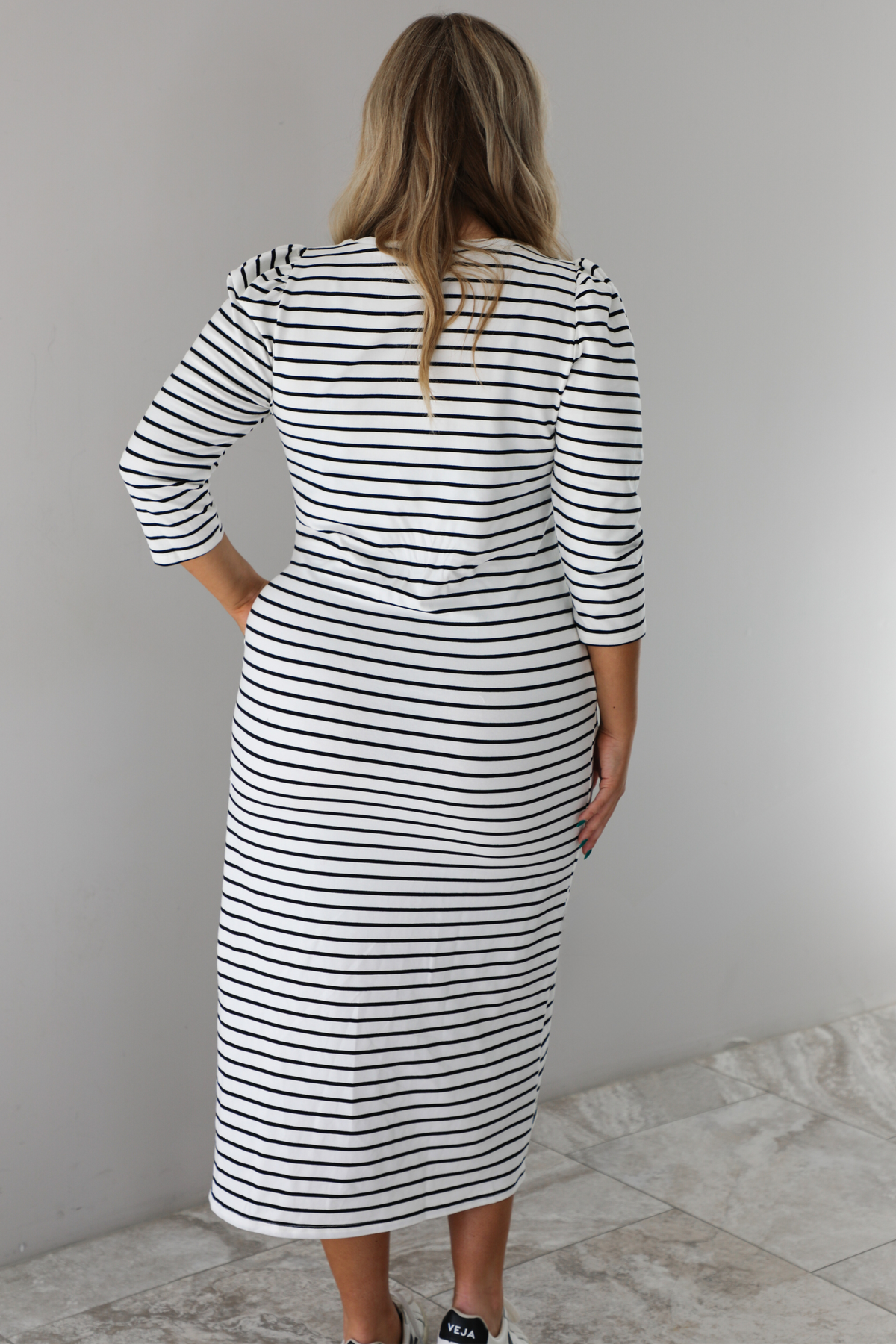 Simple Striped Midi Dress: White/Black